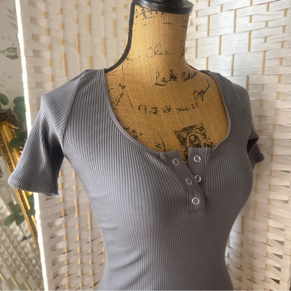 Gray Ribbed Button-Front Top - Picture 3 of 7